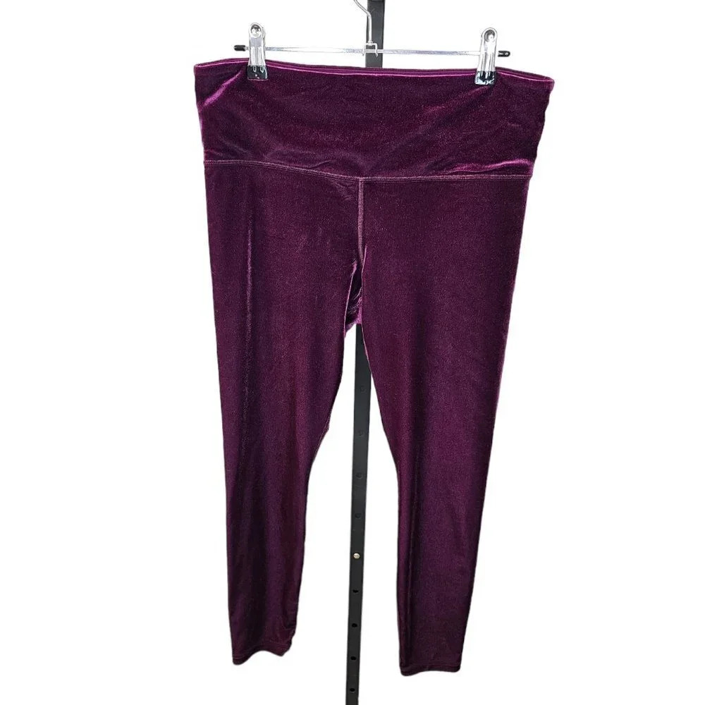 Women's Velvet High-Waist Leggings - Plum